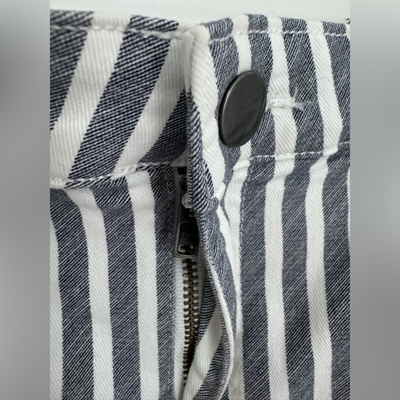 Stripped shorts soft material size 4 H&M like boxer shorts style - Picture 5 of 9